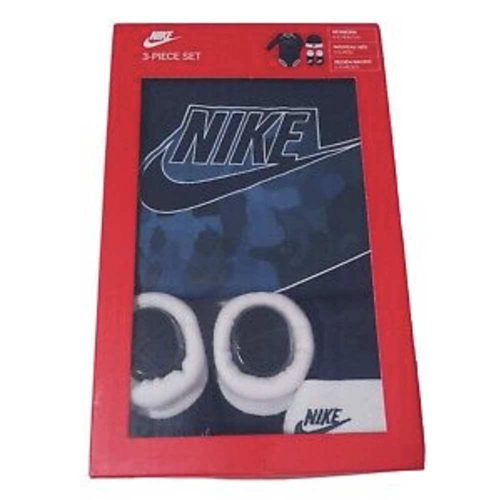 New In Box Nike 3 Piece Set - Picture 2 of 3
